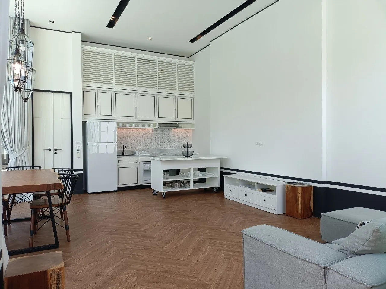 Property image - full photo 4