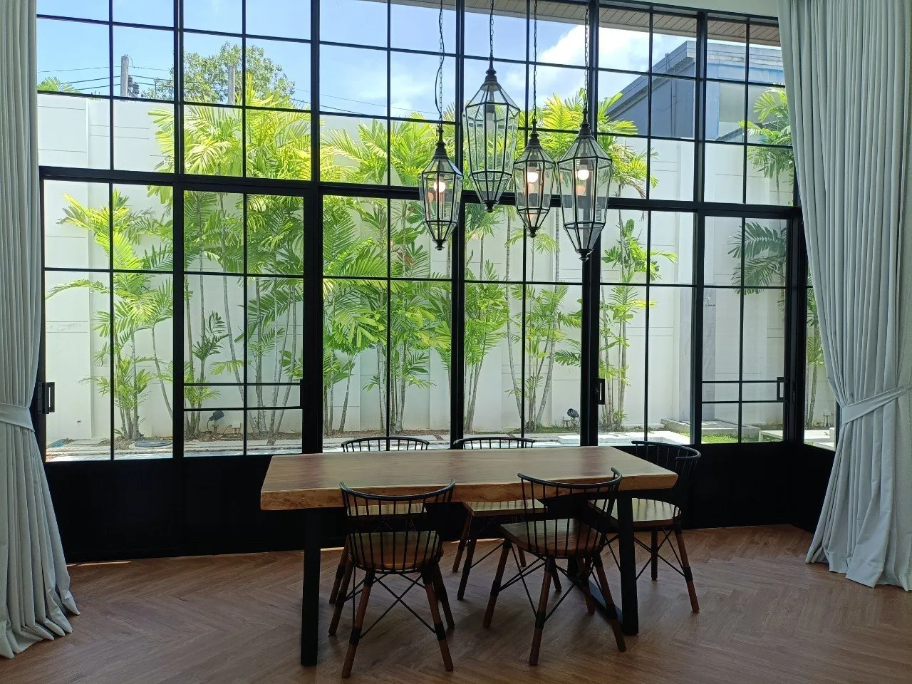 Property image - full photo 9