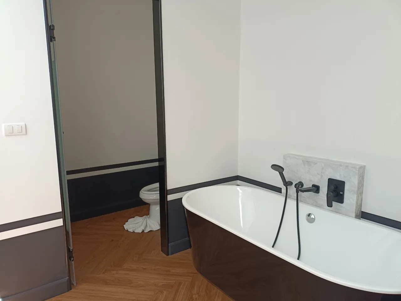 Property image - full photo 18