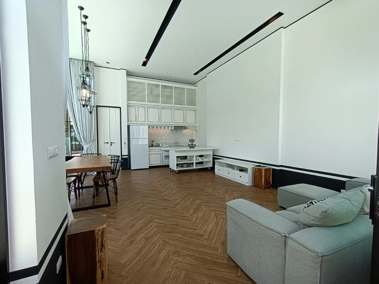 Property image - full photo 8