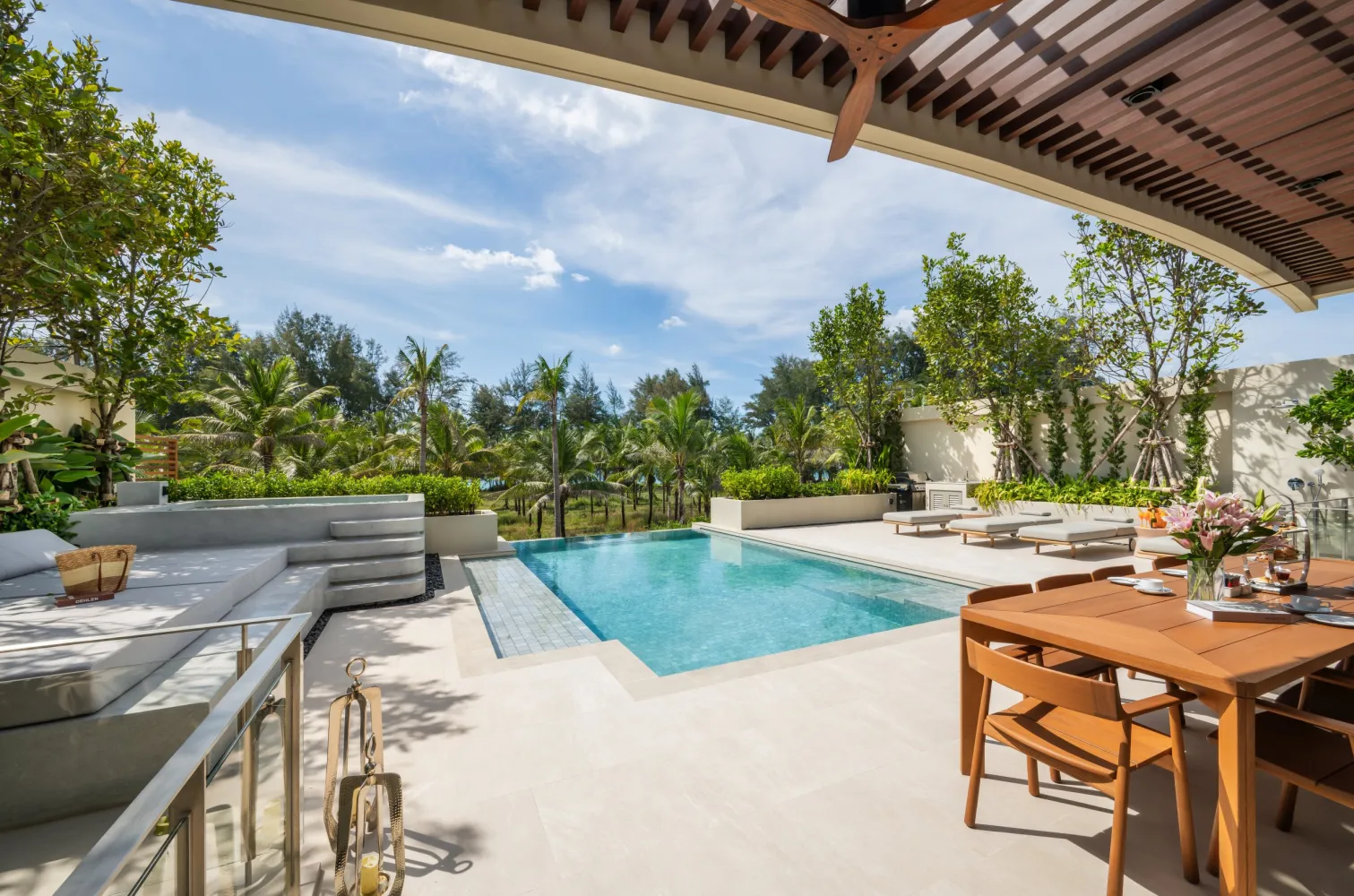 Property image - full photo 2