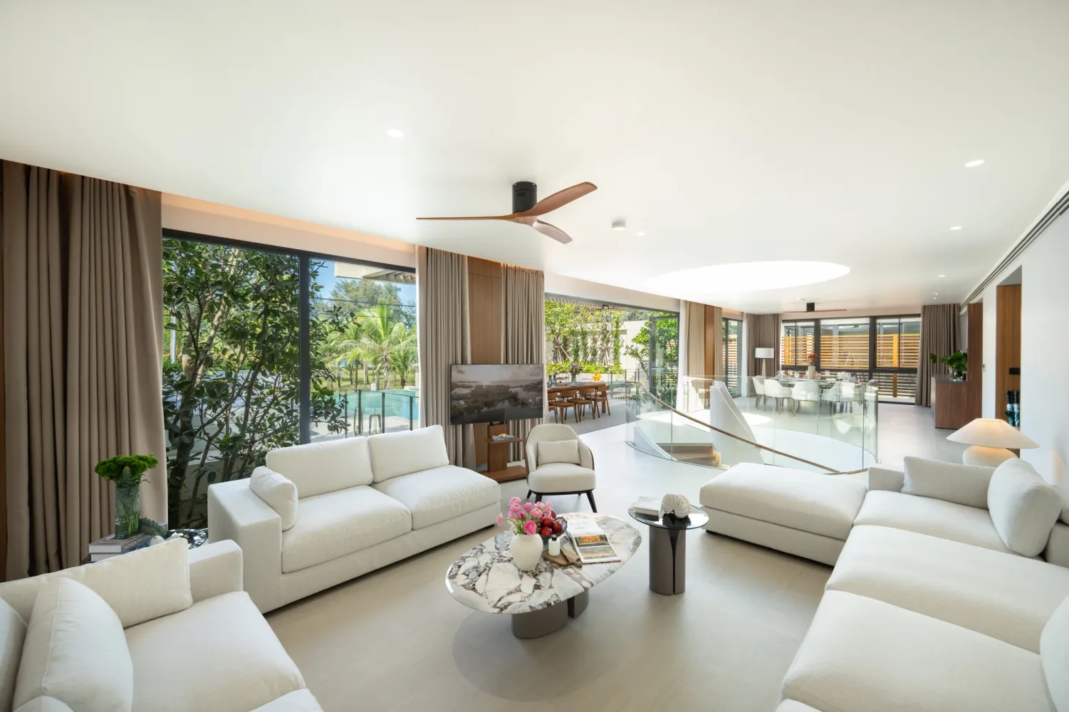 Property image - full photo 3