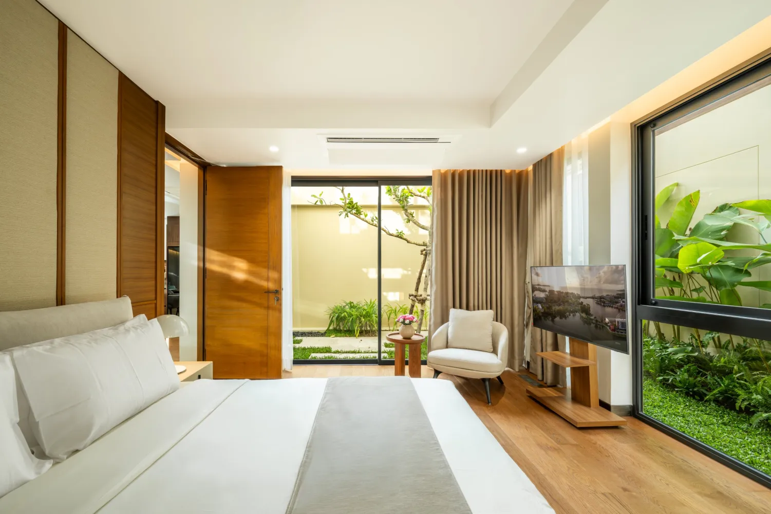 Property image - full photo 15