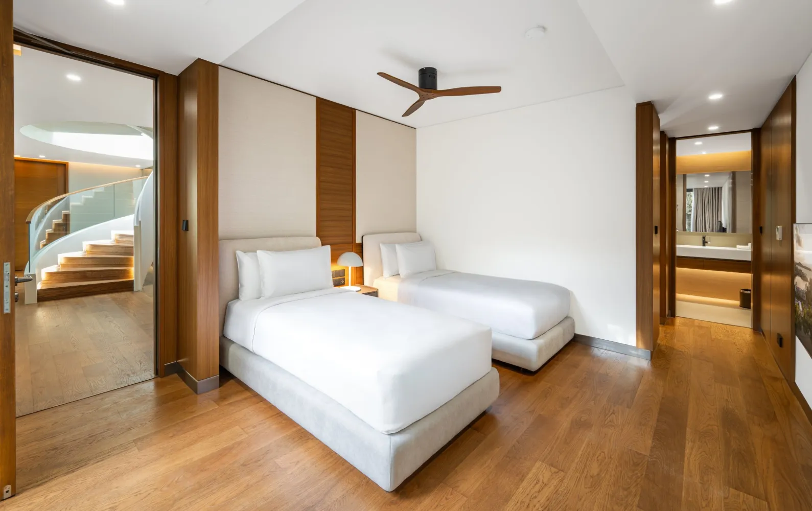 Property image - full photo 17
