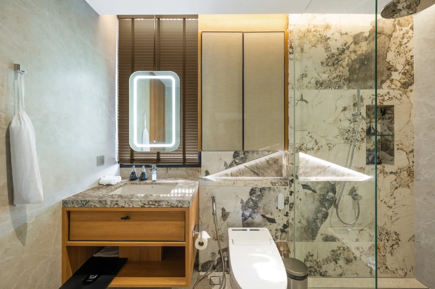 Property image - full photo 6