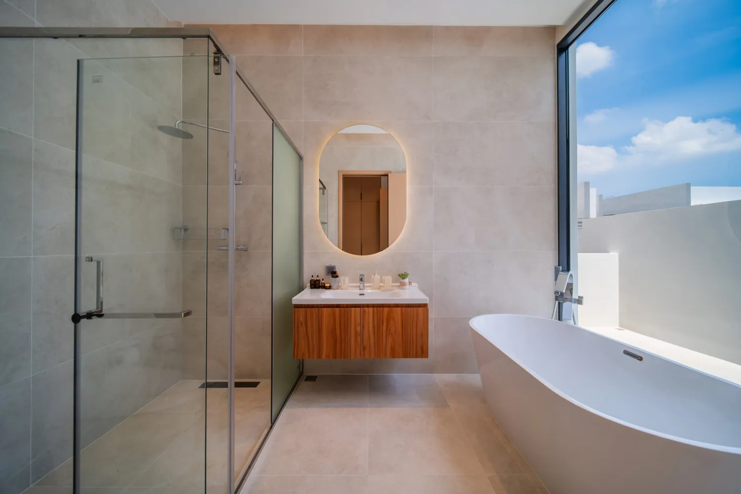 Property image - full photo 11