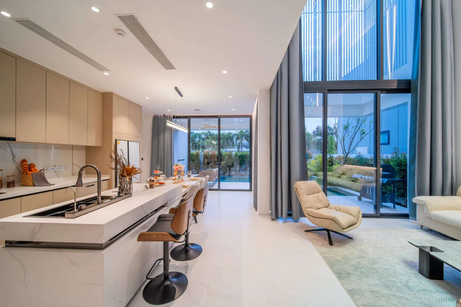 Property image - full photo 3