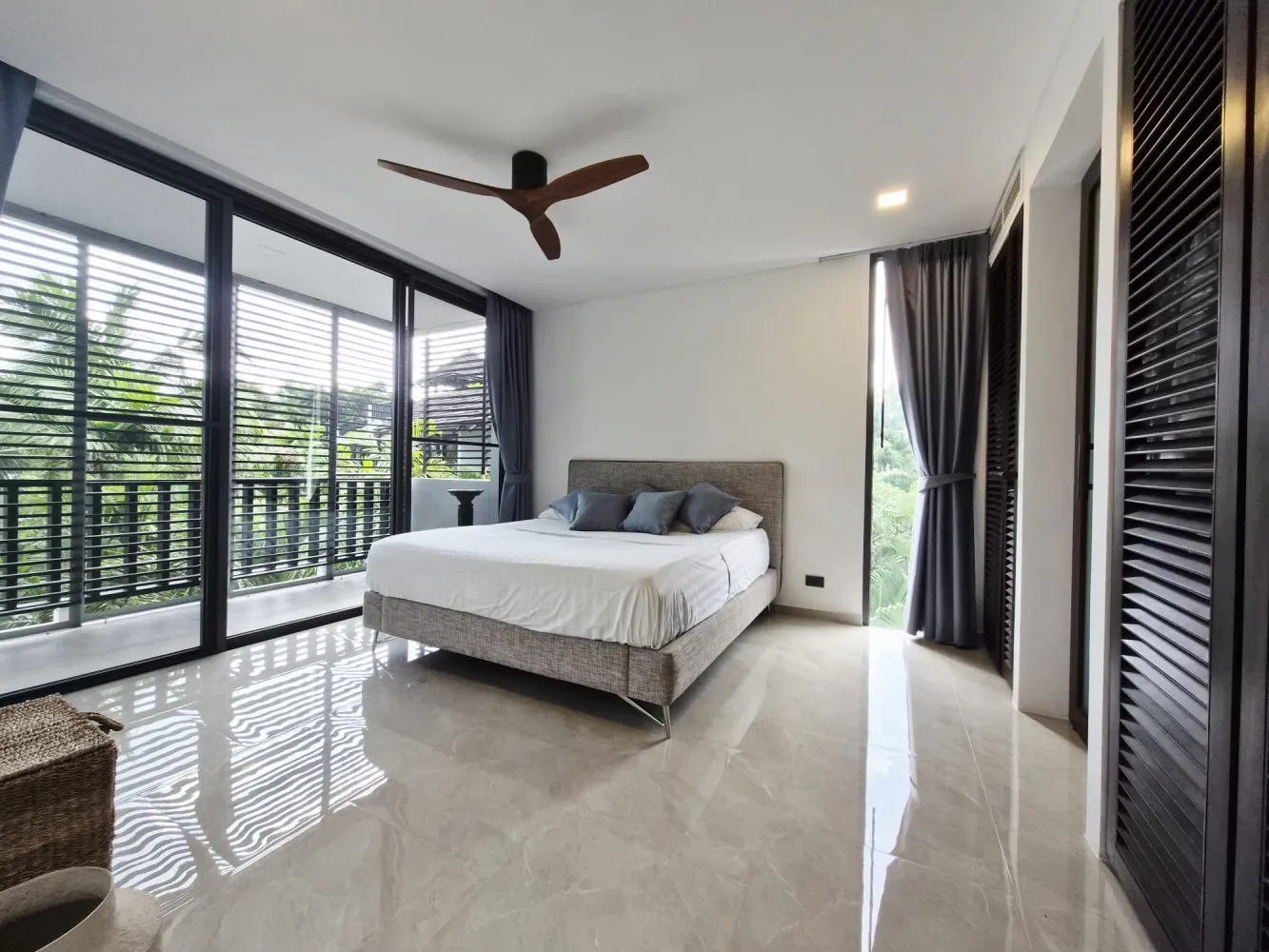 Property image - full photo 13