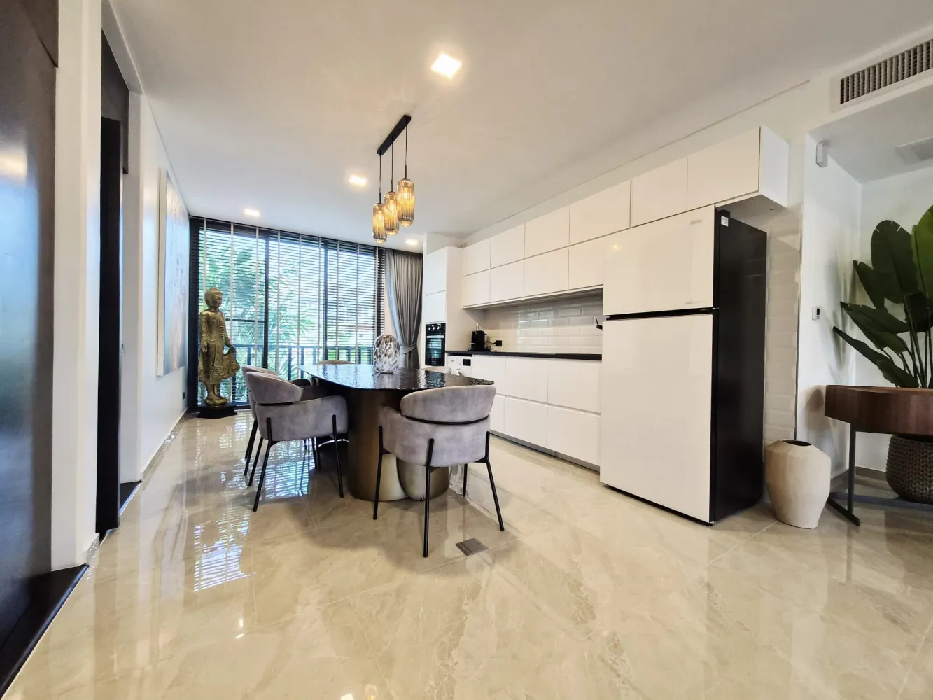Property image - full photo 5