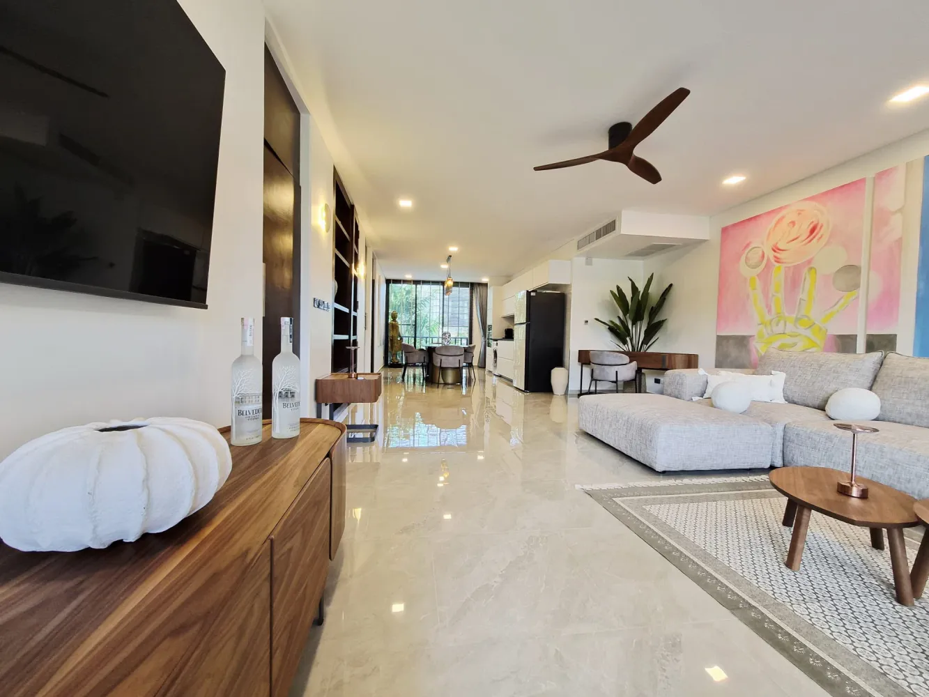 Property image - full photo 2