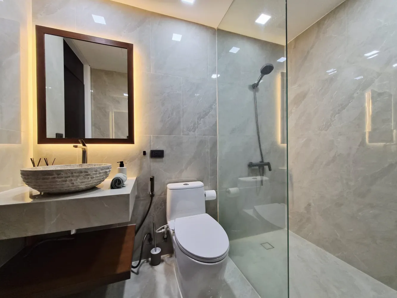 Property image - full photo 21