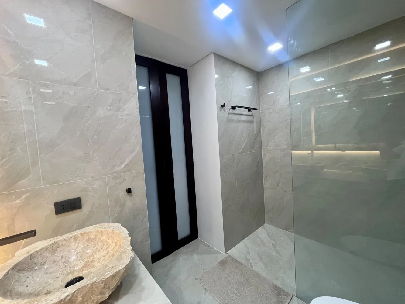 Property image - full photo 19