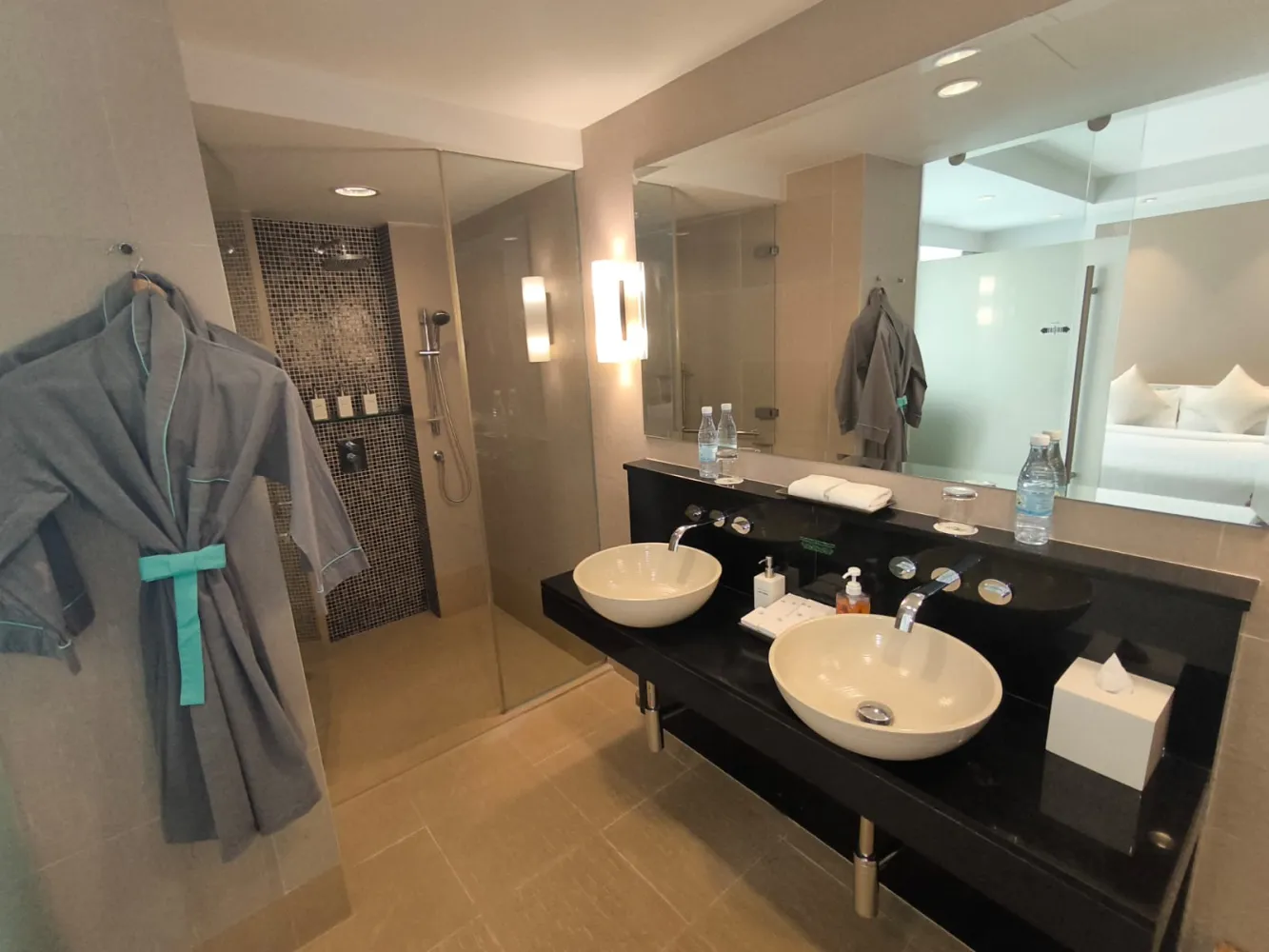 Property image - full photo 13