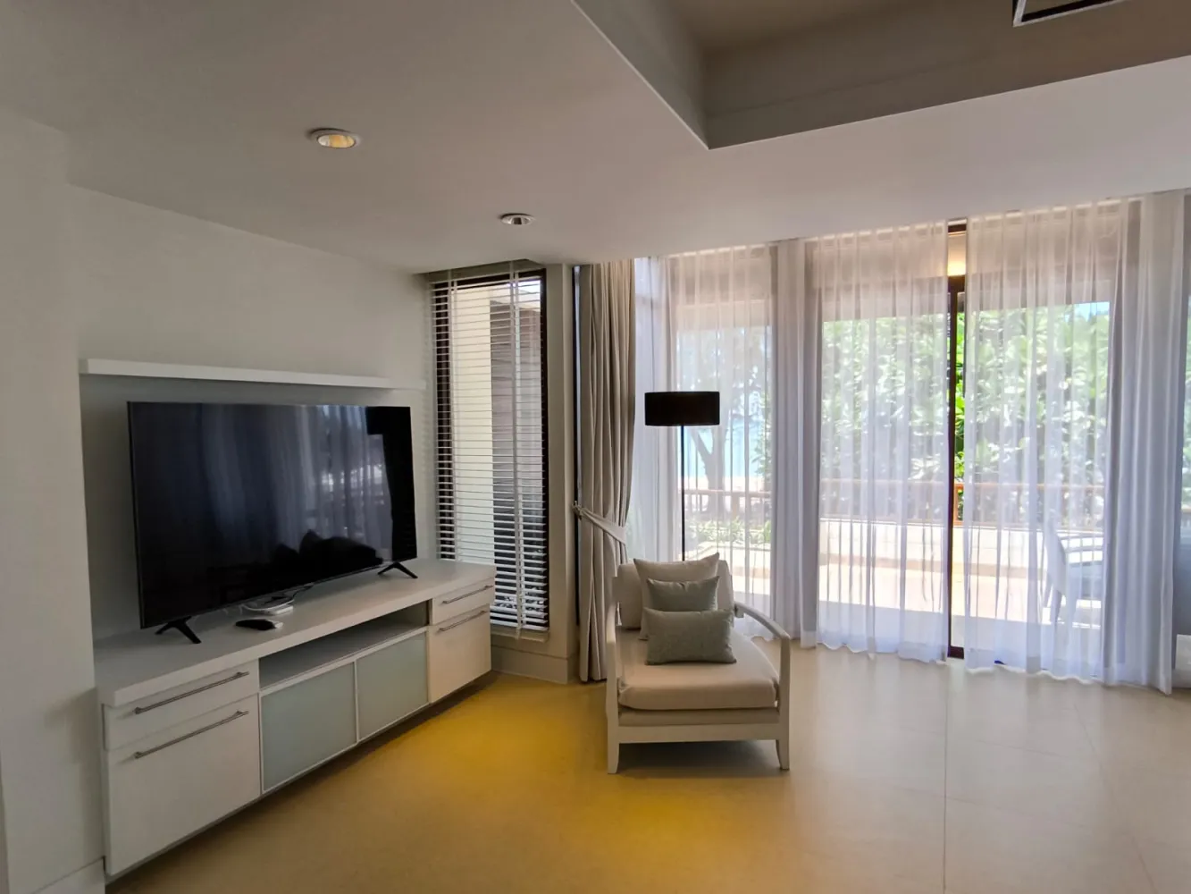 Property image - full photo 3