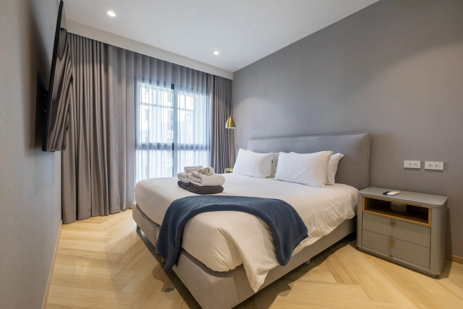 Property image - full photo 16