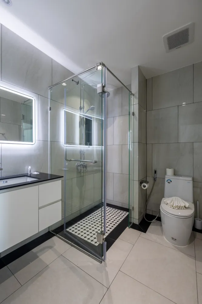 Property image - full photo 13