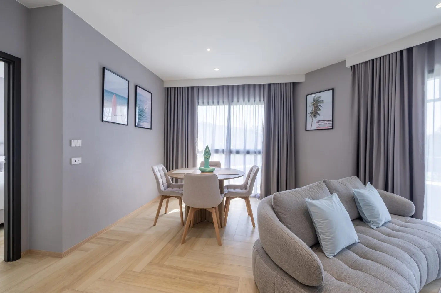 Property image - full photo 4