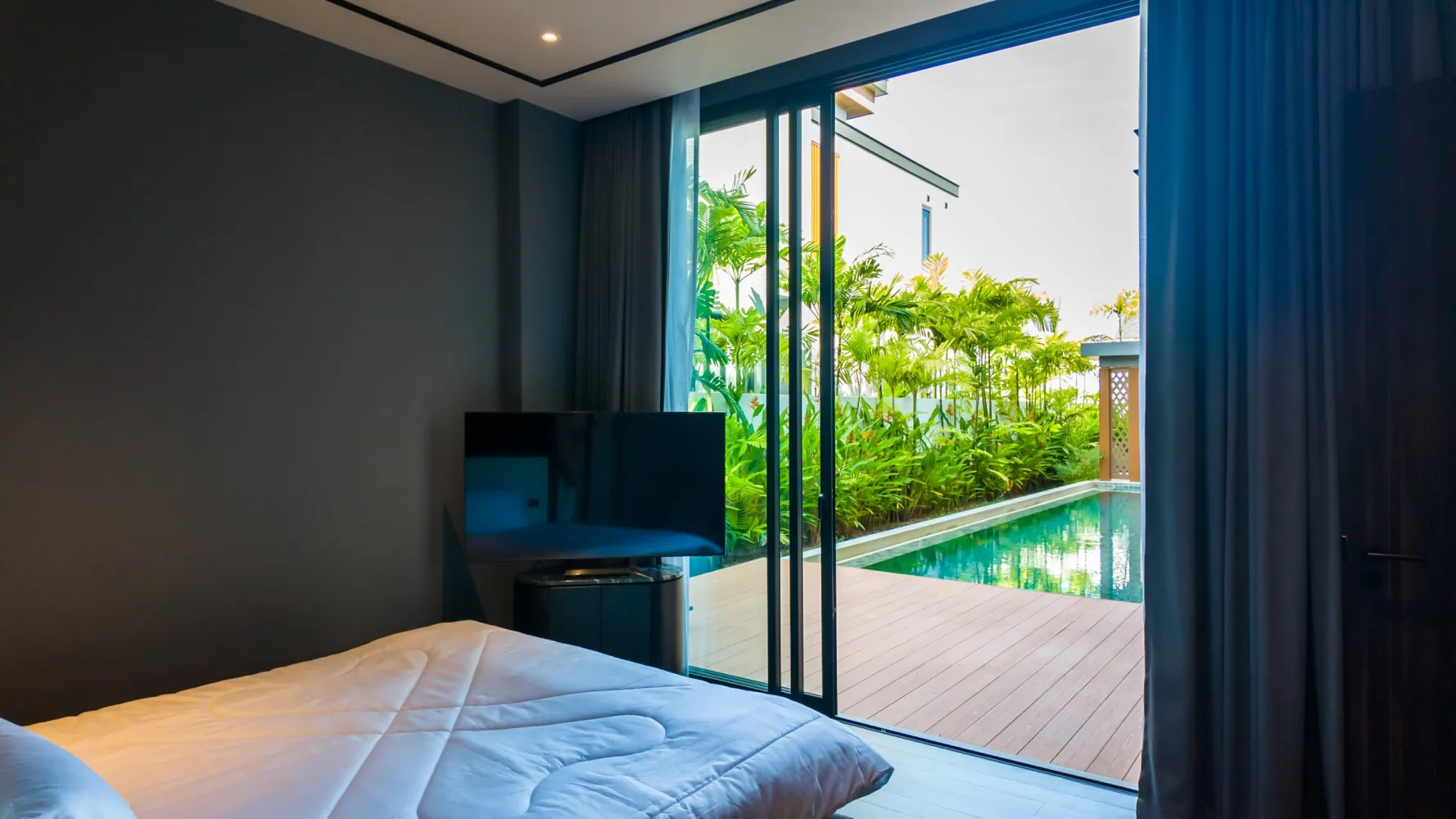 Property image - full photo 16