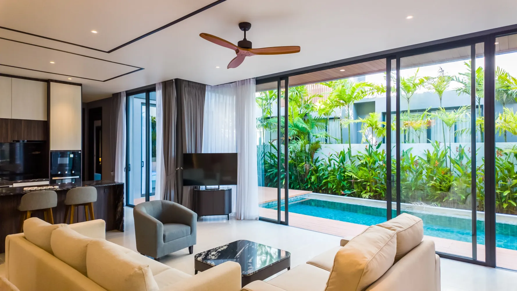 Property image - full photo 12