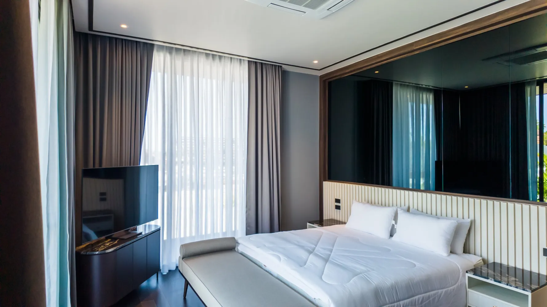 Property image - full photo 31