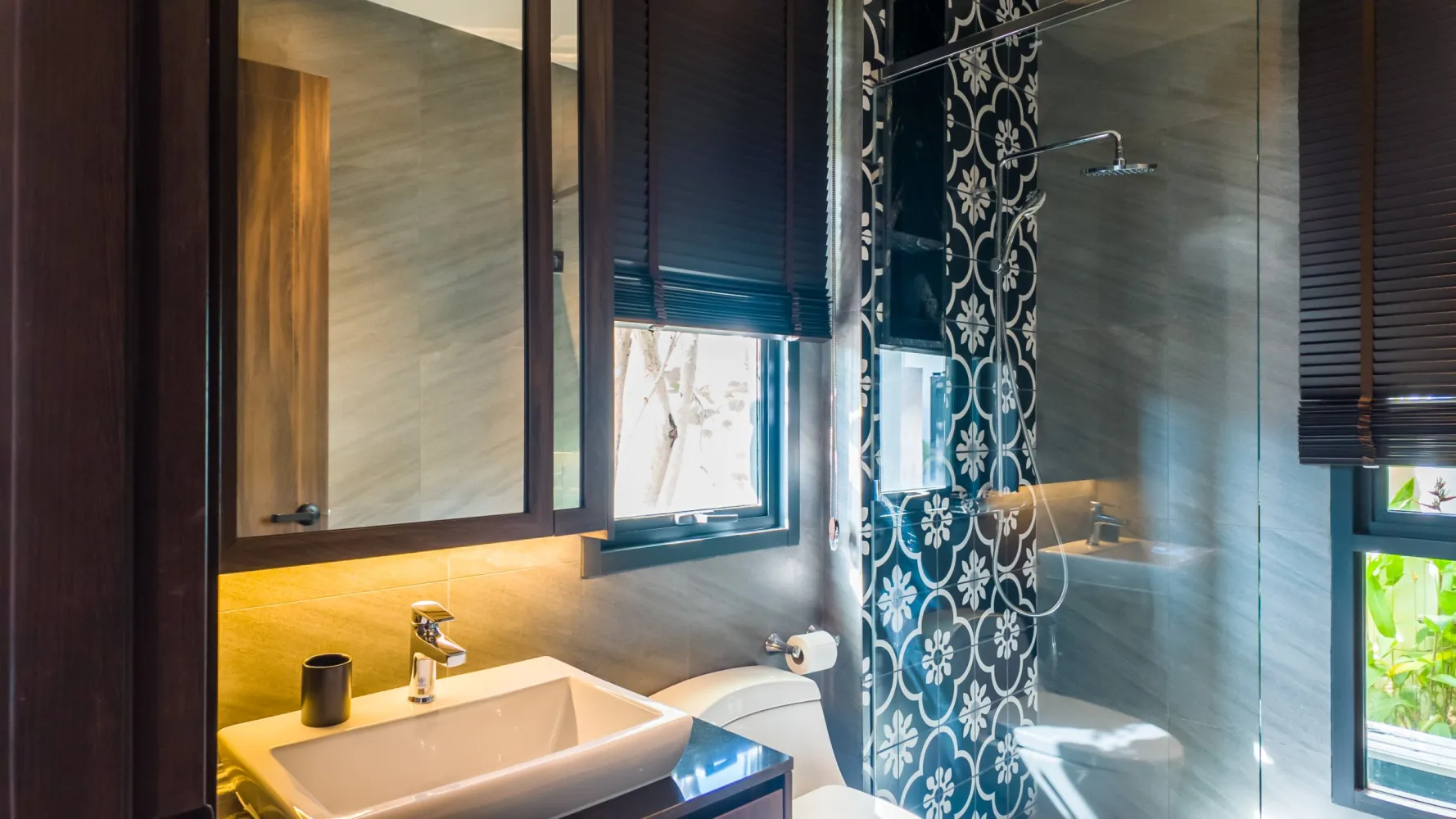 Property image - full photo 36