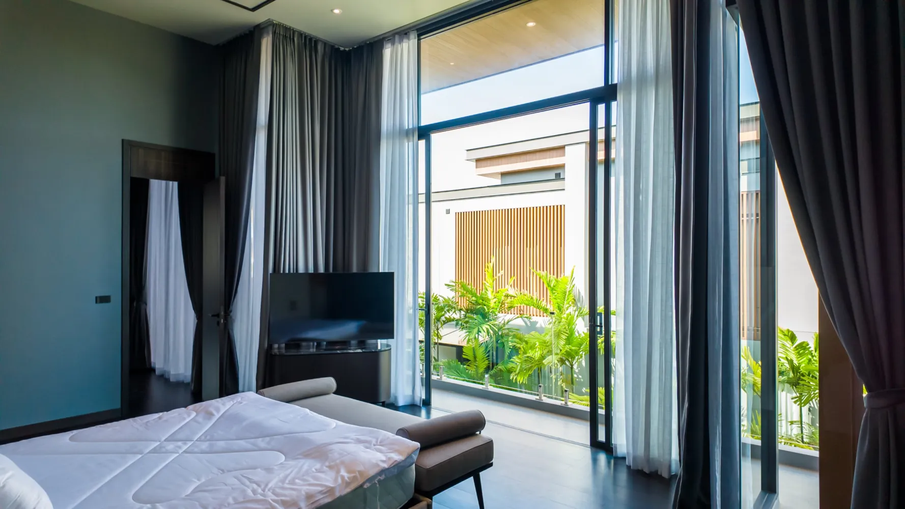 Property image - full photo 44