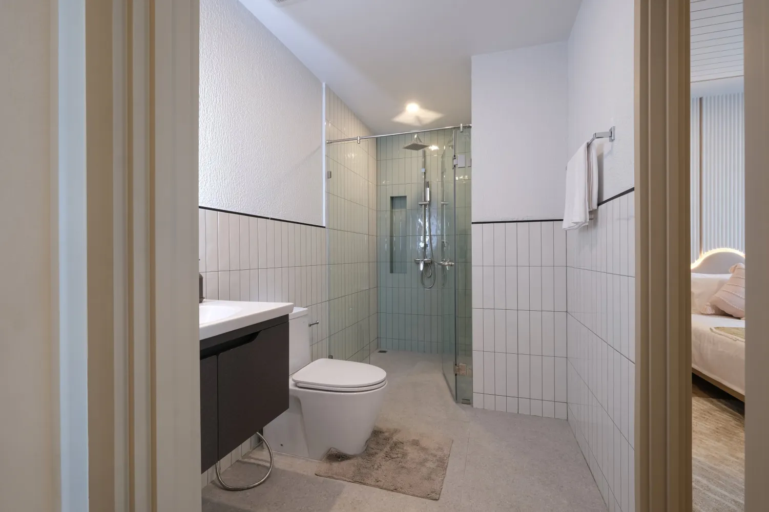 Property image - full photo 15
