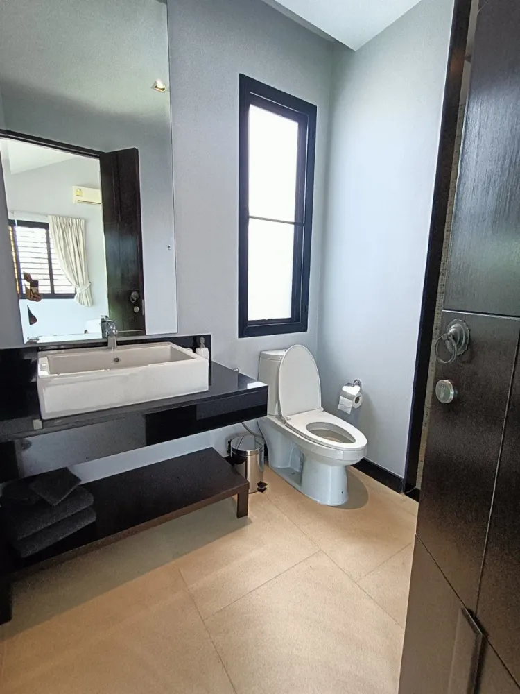 Property image - full photo 18
