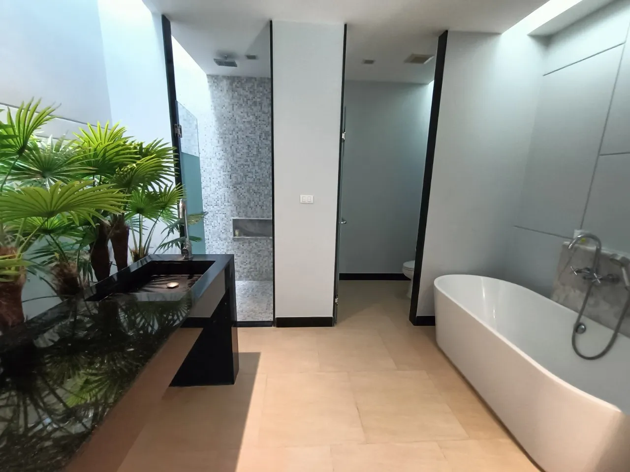 Property image - full photo 27