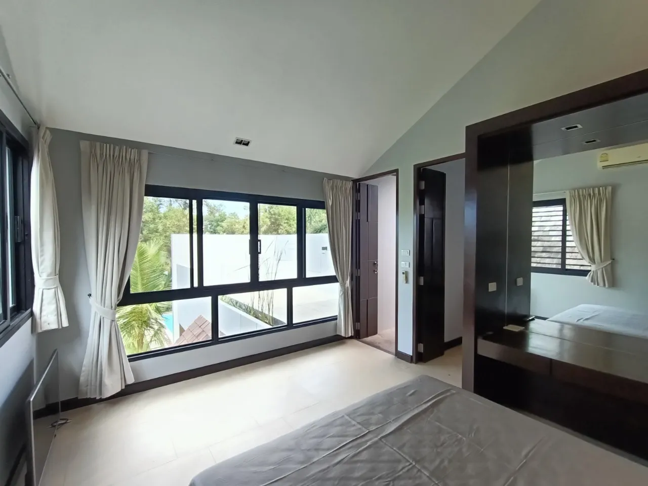 Property image - full photo 33