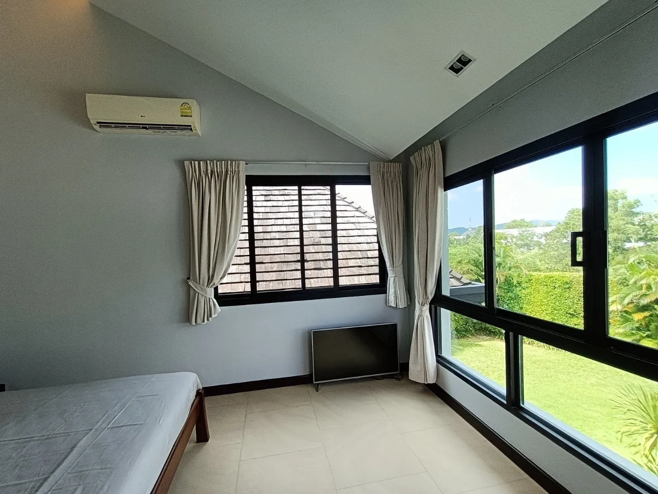 Property image - full photo 39