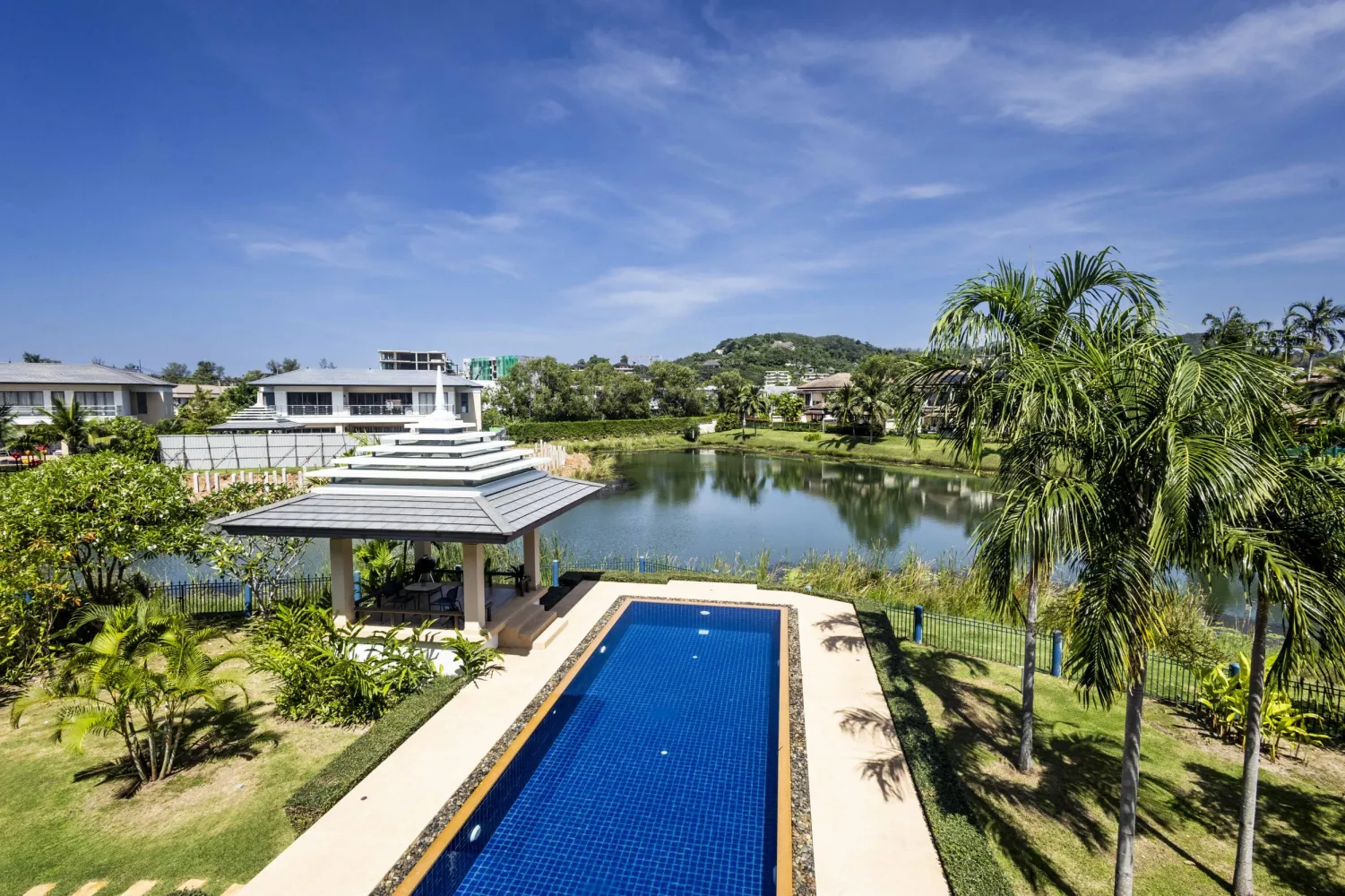 Property image - full photo 2