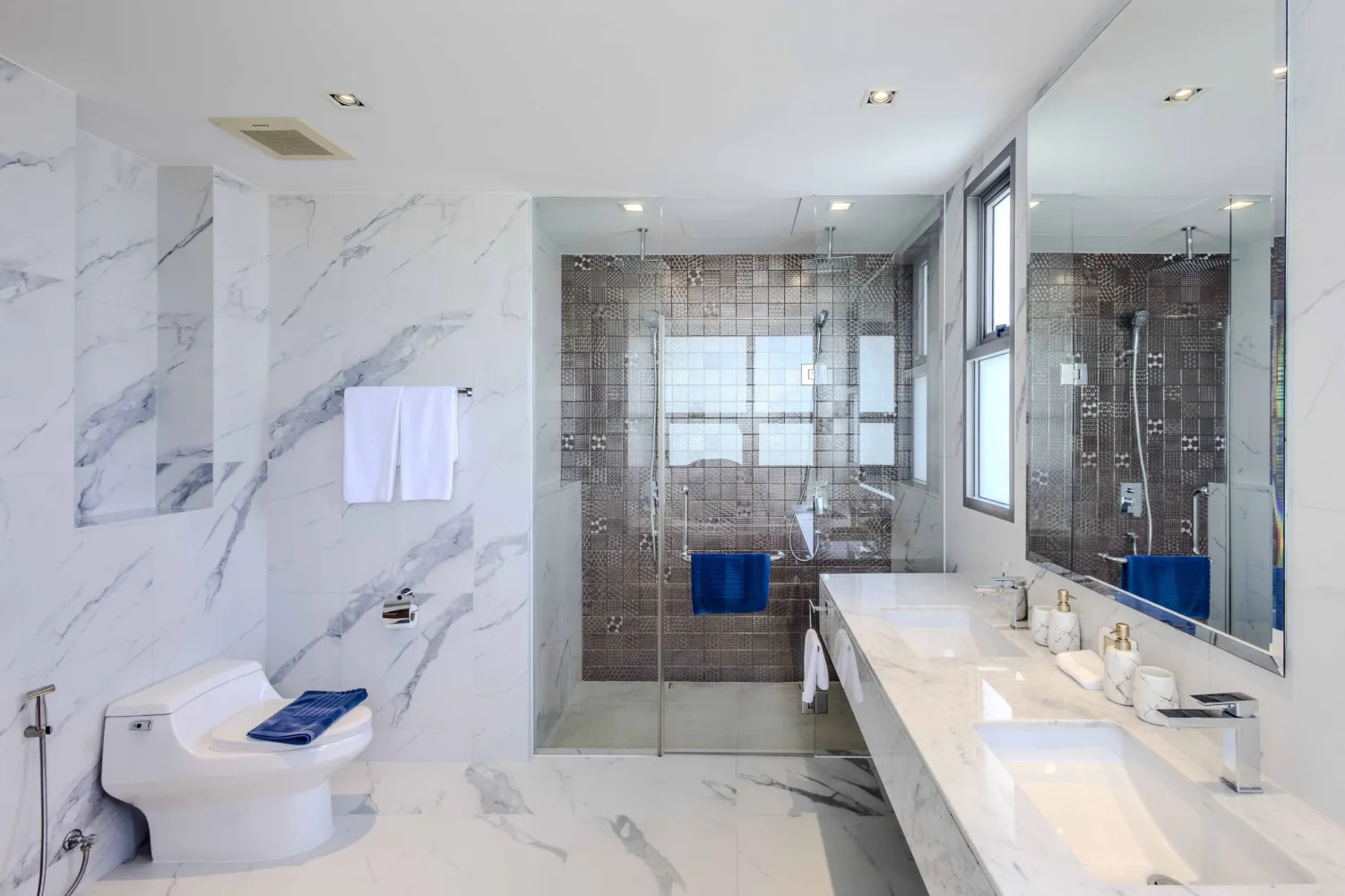 Property image - full photo 45