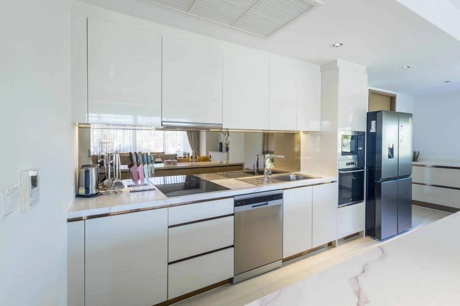 Property image - full photo 11