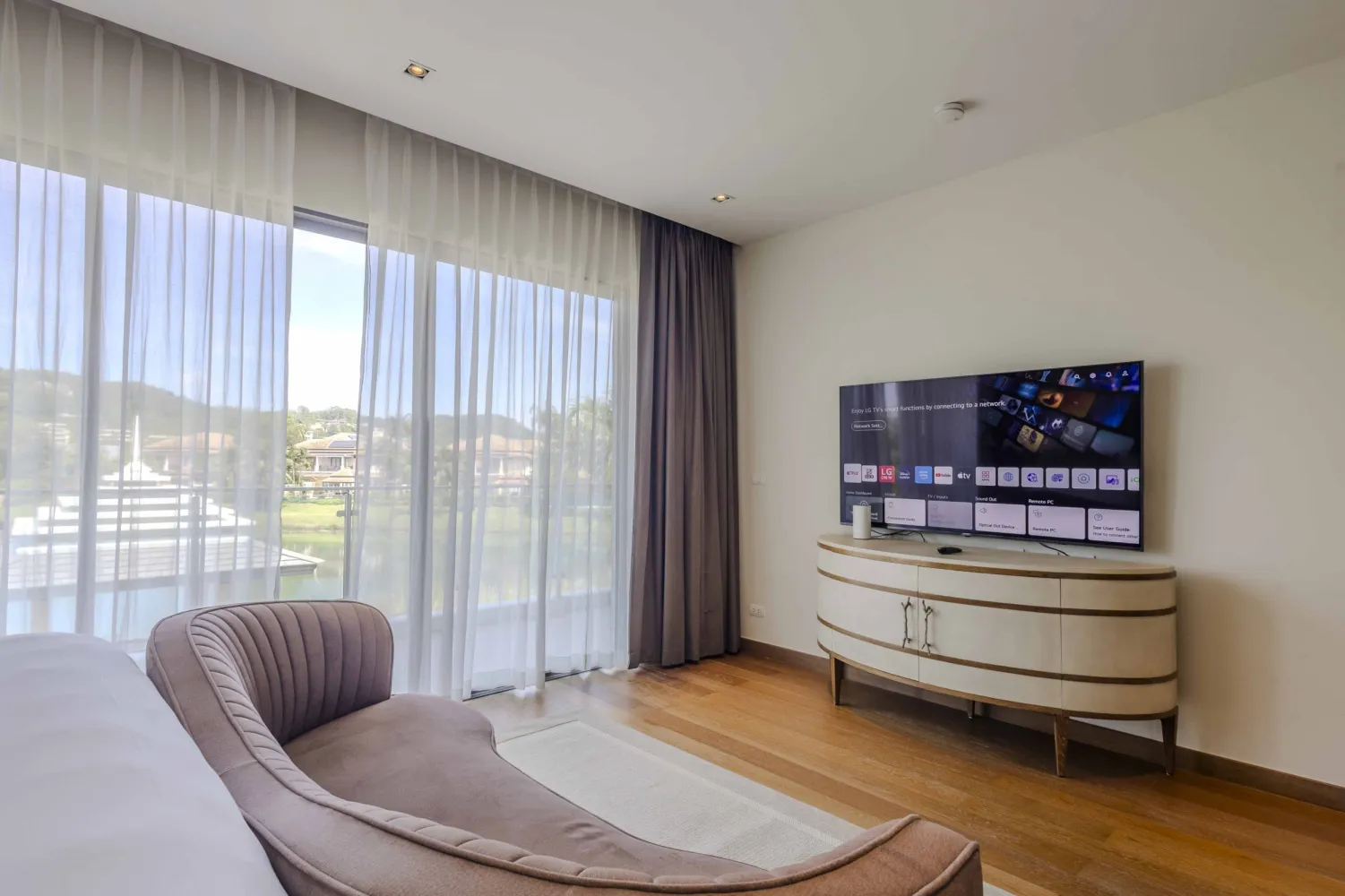 Property image - full photo 36