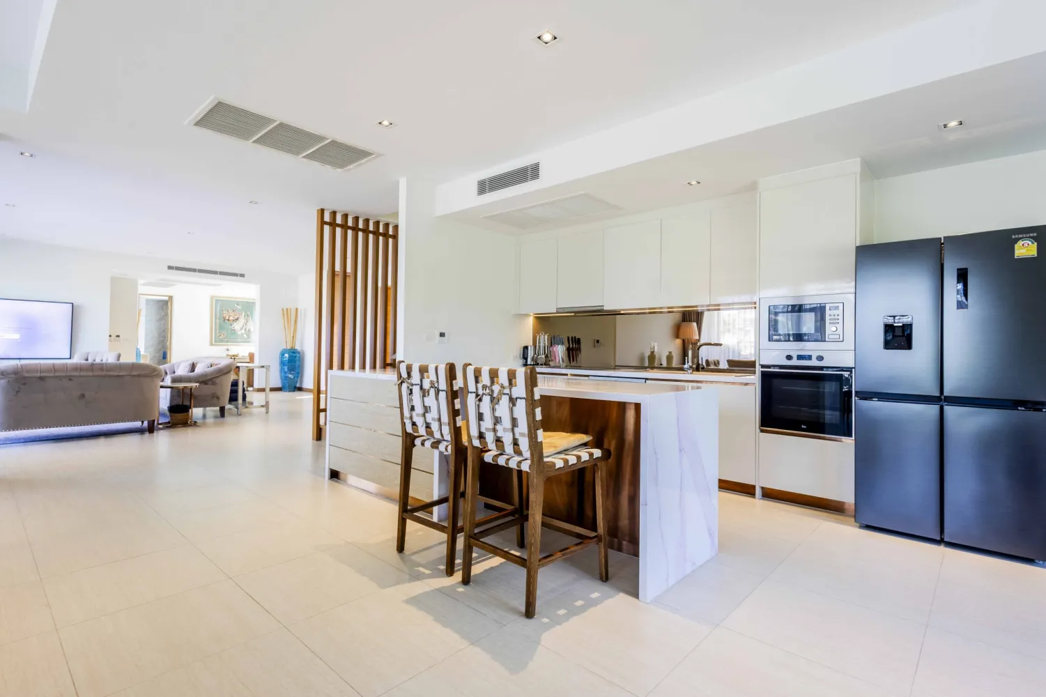 Property image - full photo 10