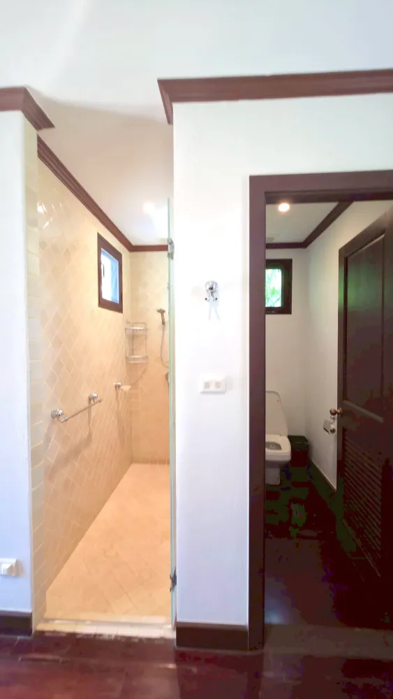 Property image - full photo 12
