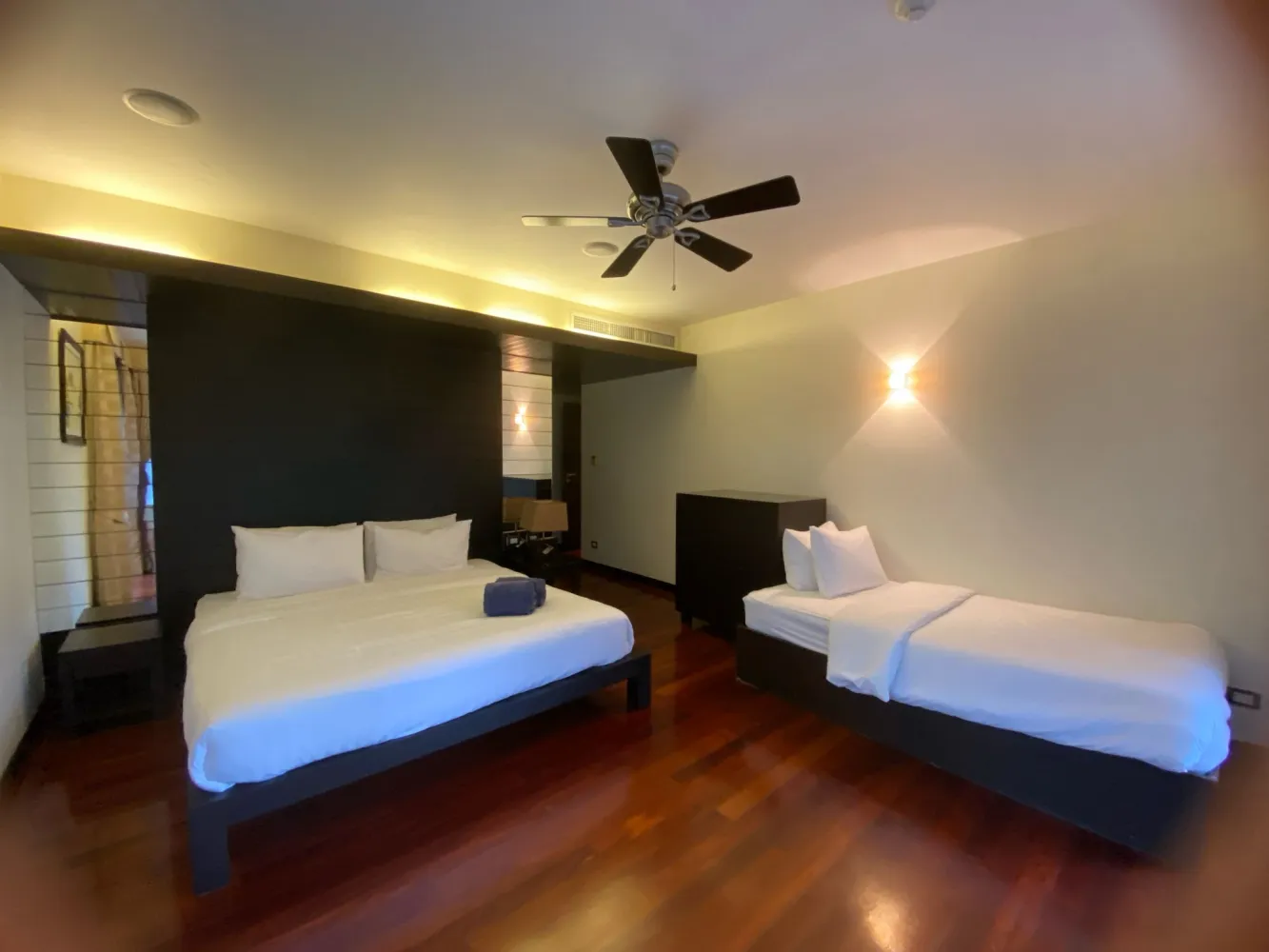 Property image - full photo 16
