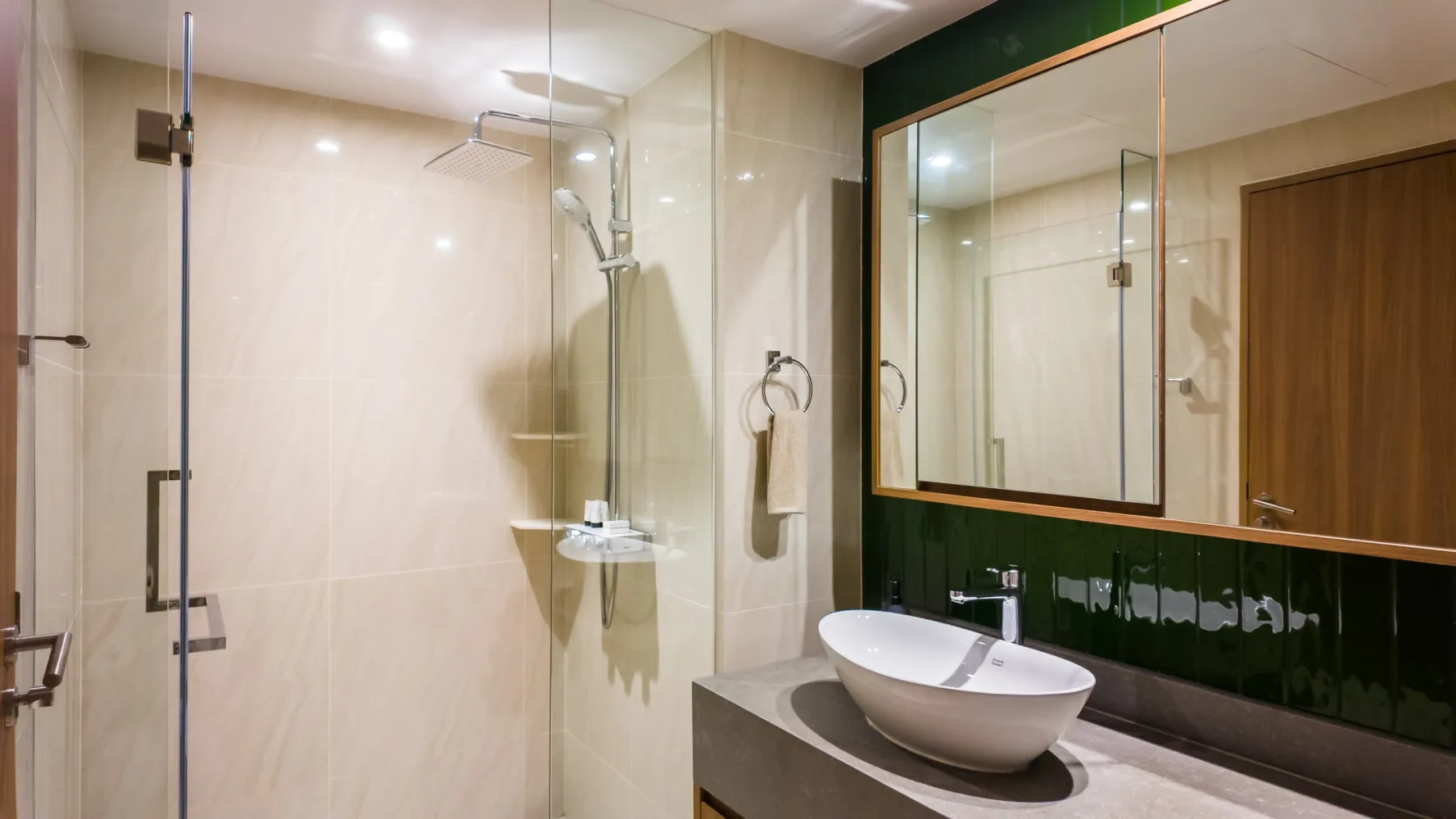 Property image - full photo 9