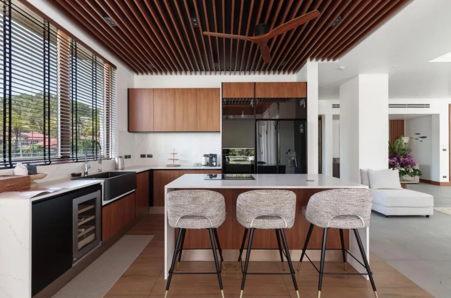 Property image - full photo 6