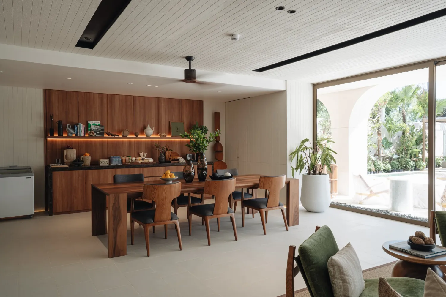Property image - full photo 2