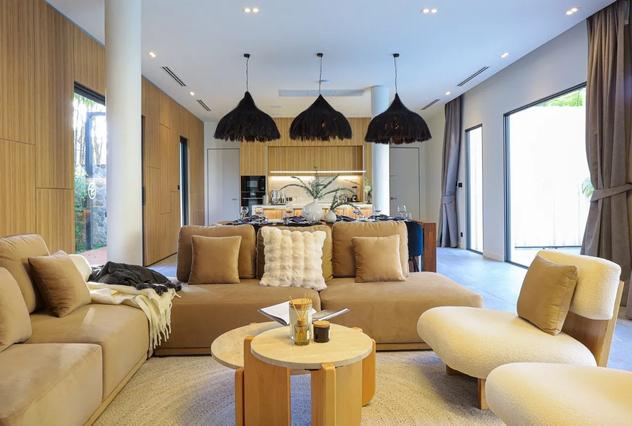 Property image - full photo 4