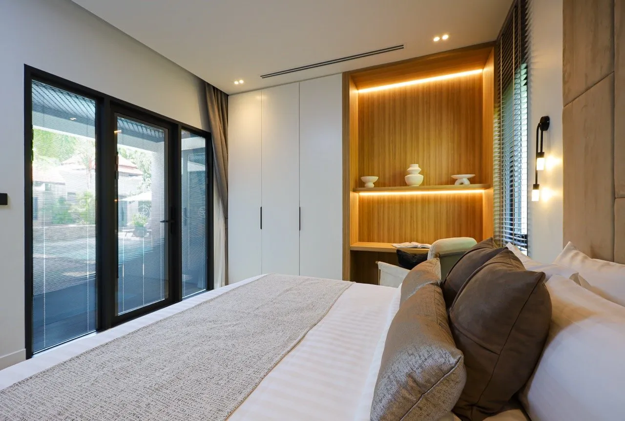 Property image - full photo 32