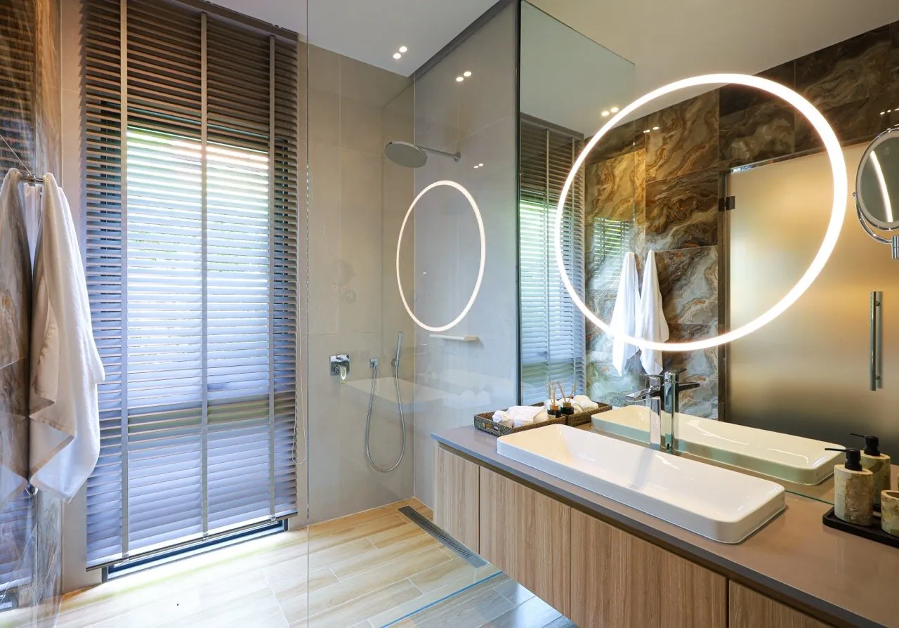 Property image - full photo 36