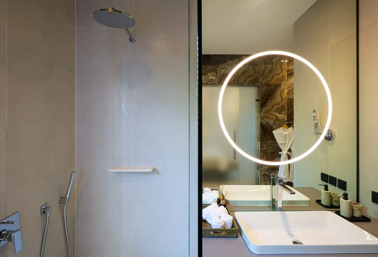 Property image - full photo 37