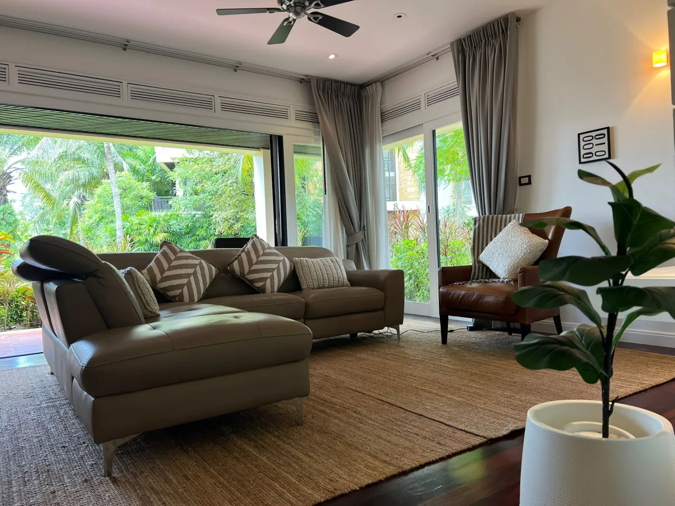 Property image - full photo 1