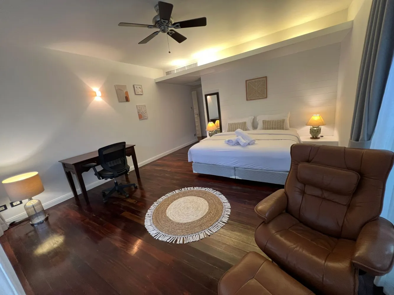 Property image - full photo 10