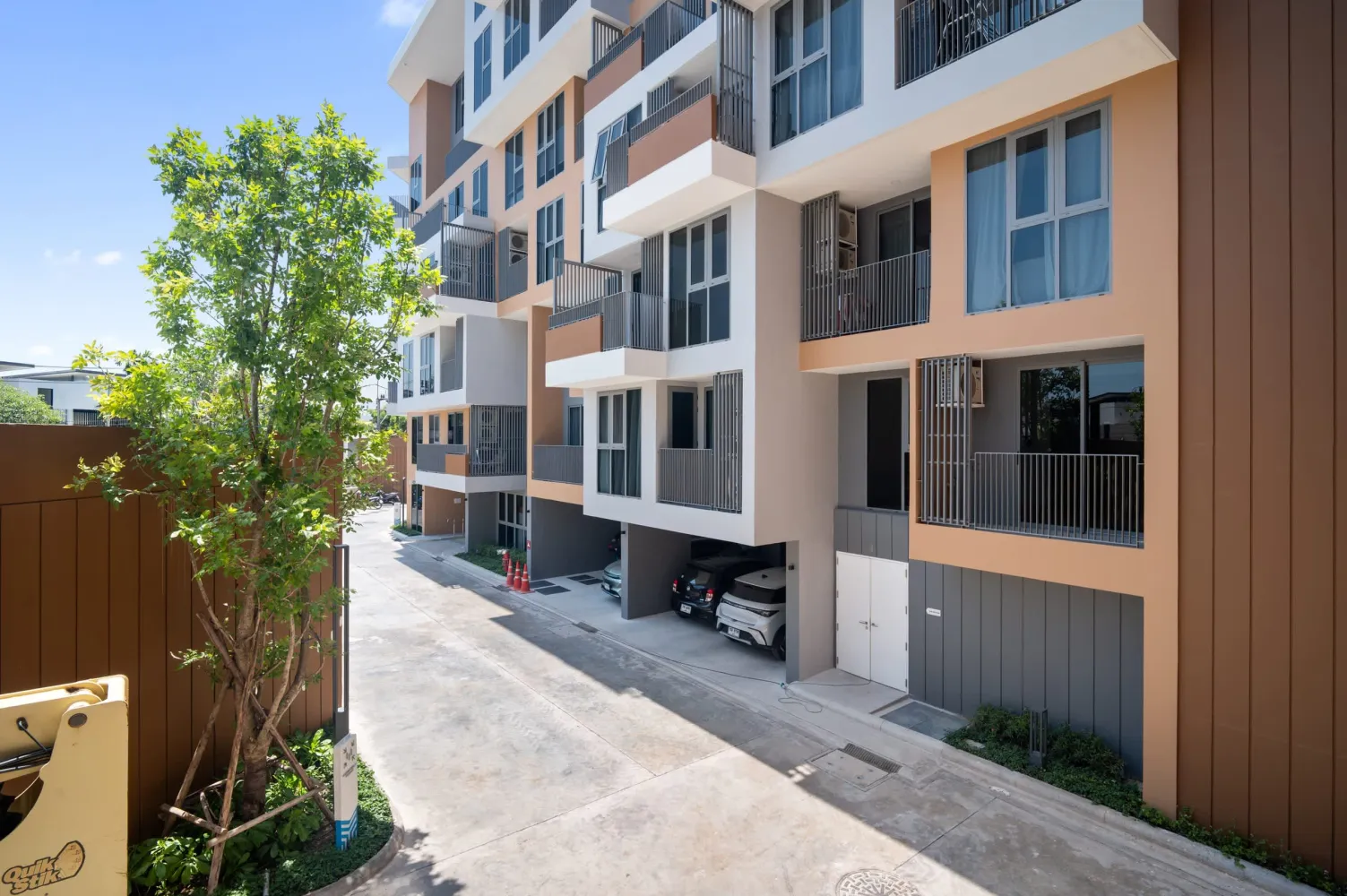 Property image - full photo 10