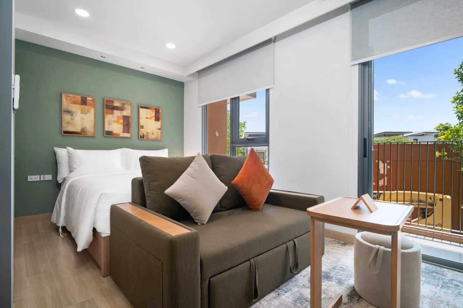 Property image - full photo 3