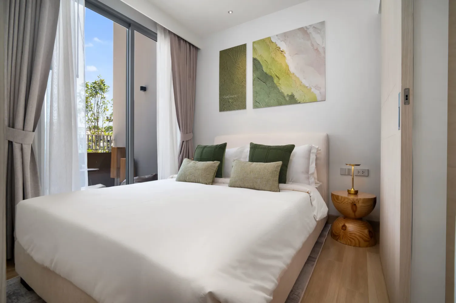 Property image - full photo 4